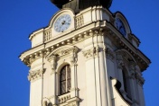 Charakterystyczna dla pejzażu Wadowic wieża bazyliki.